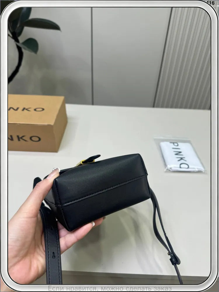 Qara mini çarpaz çanta bucaqdan görünüş